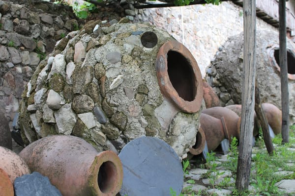 Vino iz zemlje – priča o gruzijskoj qvevri tradiciji